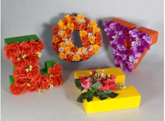 Буква с декором h 20 см /окрашивание + цветы (1шт)