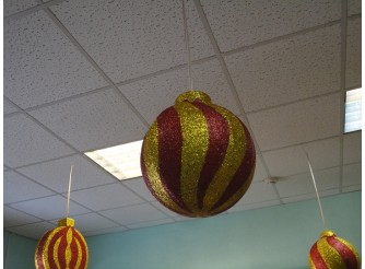 Новогодний шар с декором "Полоска" Ø50 см / блеск (1шт)