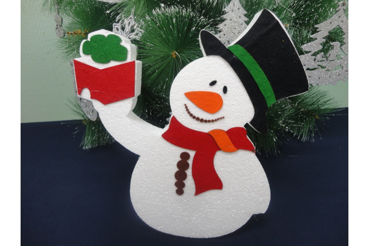 Снеговик из пенопластовых шариков. Мастер-класс - YouTube | Поделки, Снеговик, Новогодние украшения