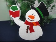 Декор из пенопласта "Снеговик с подарком" h30см (1шт)