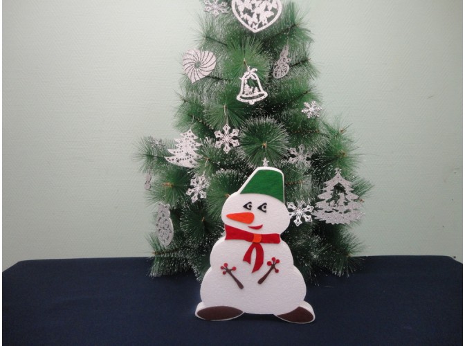 Декор из пенопласта "Снеговик с рябинками" h30см (1шт)