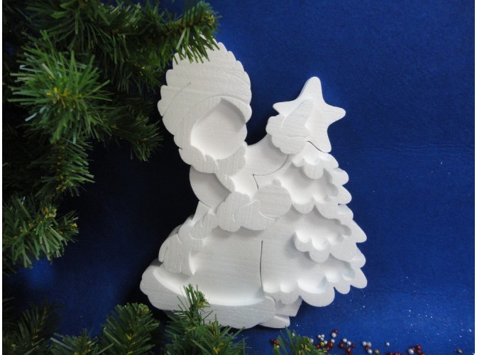 Декоративные фигуры Деда Мороза и Снегурочки из пенопласта добавят вам праздничного настроения и создадут атмосферу сказки в вашем доме